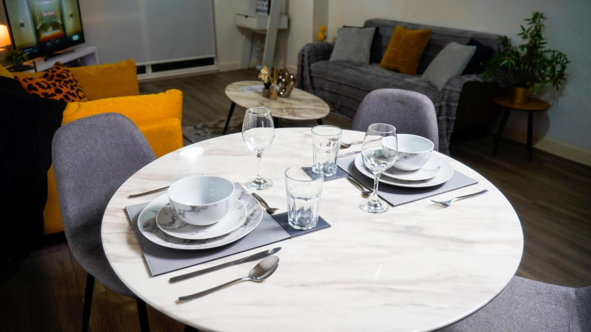 Manchester City Centre Apt With Balcony & Free Parking - Including Free 1-Hour Late Check-Out For Bookings On The 29Th 31St May, Justeat Voucher For 2-Night Stays Minimum! 曼彻斯特 外观 照片