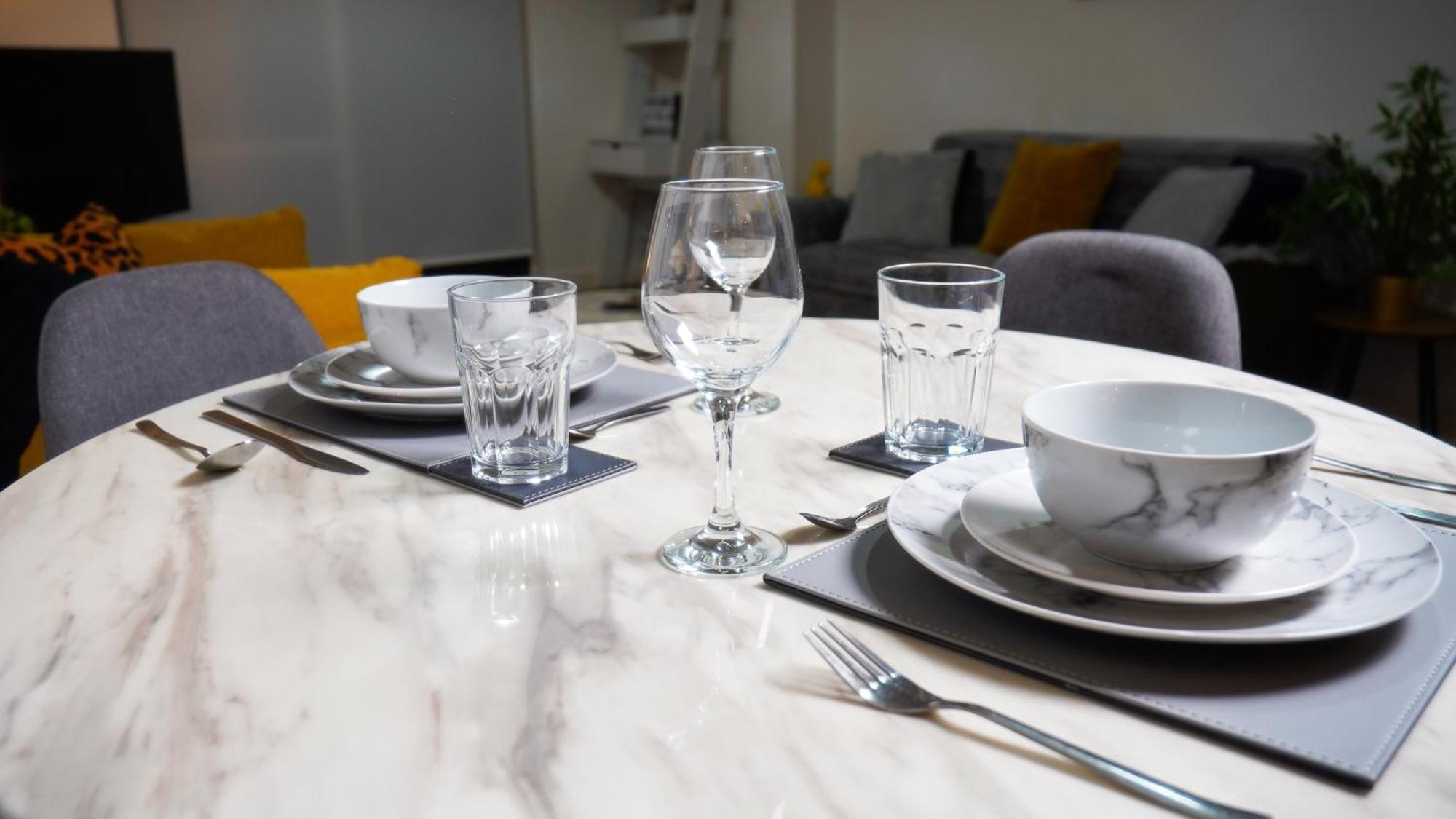 Manchester City Centre Apt With Balcony & Free Parking - Including Free 1-Hour Late Check-Out For Bookings On The 29Th 31St May, Justeat Voucher For 2-Night Stays Minimum! 曼彻斯特 外观 照片